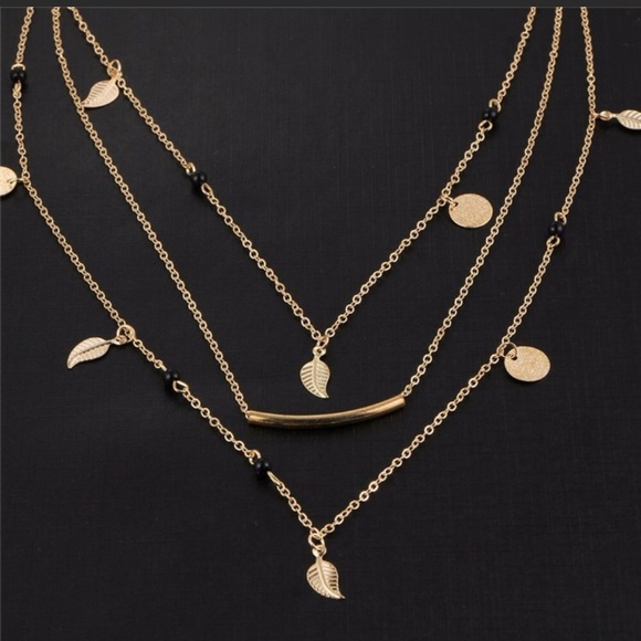 Jewelry - Boho sequin leaf necklace